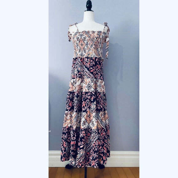 ATL Abel the Label tiered floral maxi dress - Picture 3 of 5